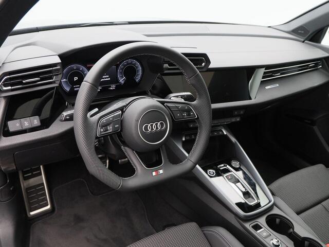 Audi A3 SPORTBACK 45 TFSi e 272 Pk S-Line Competition | Stoelverwarming | Panorama dak | Sonos Audio | Camera | Full LED | 18 Inch | 155 Km !!