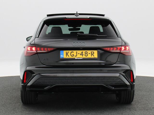 Audi A3 SPORTBACK 45 TFSi e 272 Pk S-Line Competition | Stoelverwarming | Panorama dak | Sonos Audio | Camera | Full LED | 18 Inch | 155 Km !!