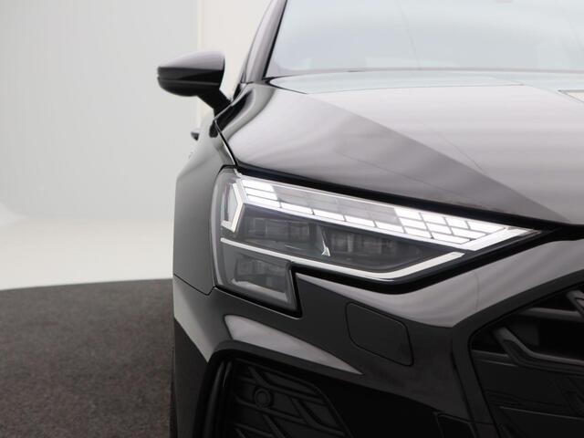 Audi A3 SPORTBACK 45 TFSi e 272 Pk S-Line Competition | Stoelverwarming | Panorama dak | Sonos Audio | Camera | Full LED | 18 Inch | 155 Km !!