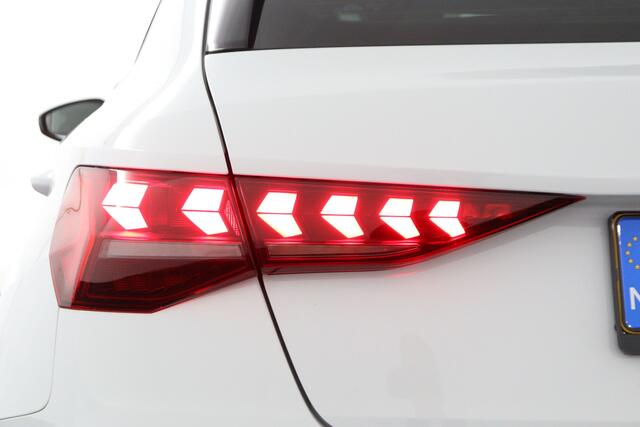Audi A3 SPORTBACK 35 TFSI S-LINE Edition, Facelift | Virtual | APP | Camera | Navi | Adapt.Cruise - RIJKLAAR