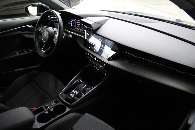 Audi A3 SPORTBACK 30 TFSI Advanced edition Navigatie | Cruise Control | 17" Velgen | PDC