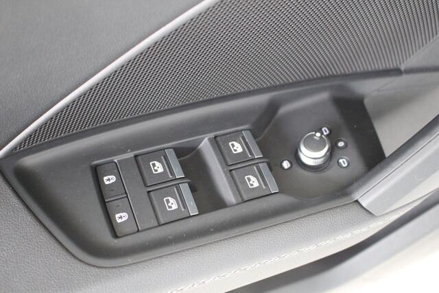 Audi A3 SPORTBACK 30 TFSI S-Line S-Tronic Navigatie | Panoramadak | Sportstuur | Led