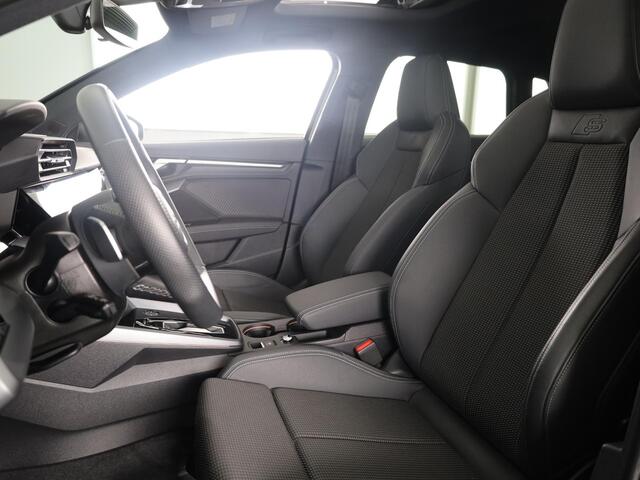 Audi A3 SPORTBACK 30 TFSI S edition 116 pk S-tronic | Verlengde garantie | Navigatie | Panoramadak | Parkeersensoren (Park assist) | Achteruitrijcamera | S-Line |