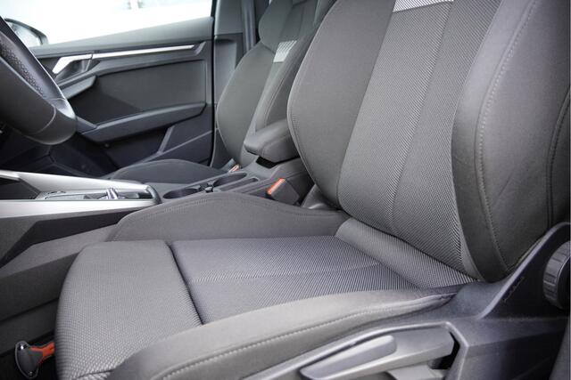 Audi A3 SPORTBACK 30 TFSI Automaat! 5drs Advanced Edition BJ2021 Lmv 17" | Led V+A | Dynamische knipperlichten | Pdc | App-Connect | Virtual cockpit | Climate control | Cruise control | Sportstoelen | Extra getint glas