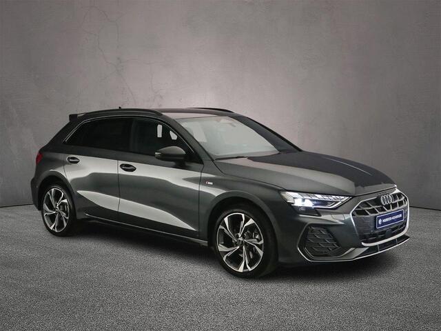 Audi A3 SPORTBACK 40 TFSI e 204PK S edition | Trekhaak | Sonos | Carbon | Matrix | Leder | Rood-Stiksel | 18-Inch | Drive-Select | Camera-Achter | Alcantara |