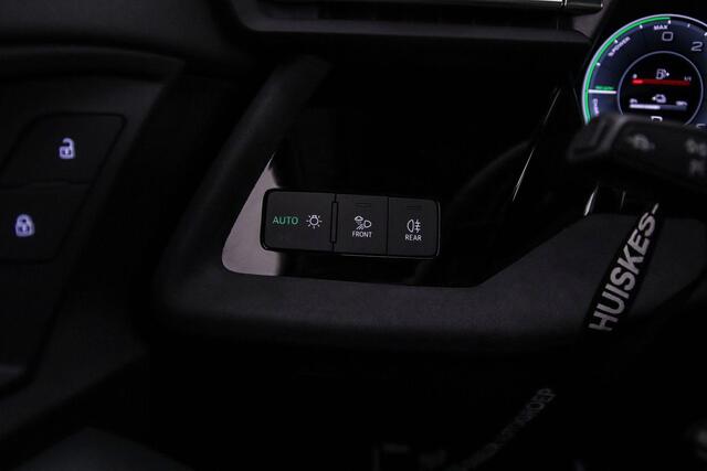 Audi A3 SPORTBACK 40 TFSI e 204PK S edition | Trekhaak | Sonos | Carbon | Matrix | Leder | Rood-Stiksel | 18-Inch | Drive-Select | Camera-Achter | Alcantara |