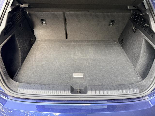 Audi A3 SPORTBACK 30 TFSI Automaat Advanced edition Navigatie Stoelverwarming Sportstoelen Apple Carplay Virtual Cockpit