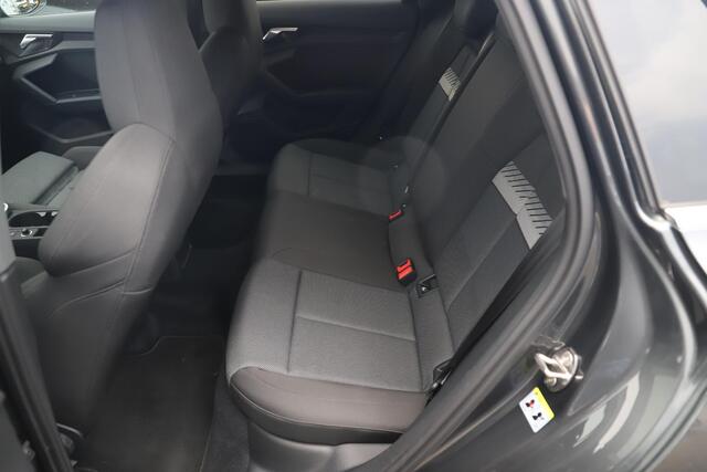 Audi A3 SPORTBACK 40 TFSI e S Edition 204PK Sportstoelen 19 inch LMV Navigatie Carplay Android Full LED Stoelverwarming Adaptive Cruise