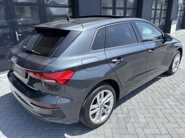 Audi A3 SPORTBACK 40 TFSIe Black Pano CarPlay