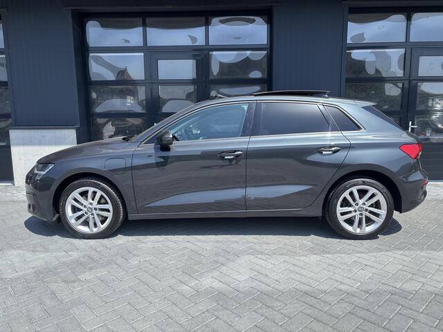 Audi A3 SPORTBACK 40 TFSIe Black Pano CarPlay