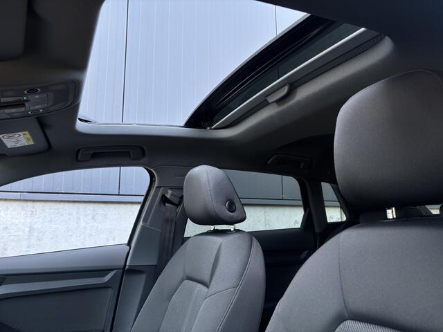 Audi A3 SPORTBACK 40 TFSIe Black Pano CarPlay