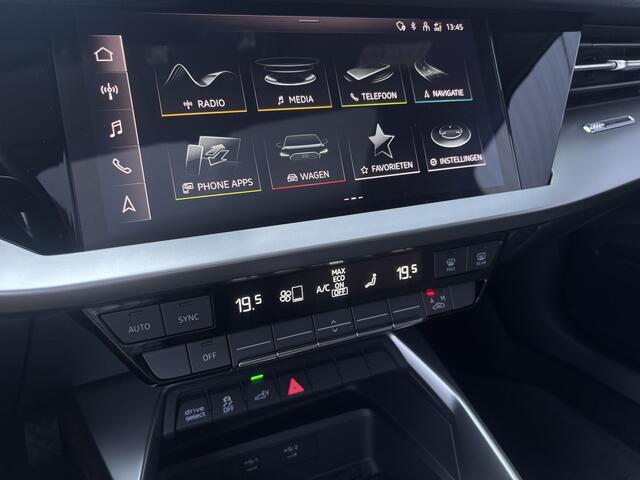 Audi A3 SPORTBACK 40 TFSIe Black Pano CarPlay