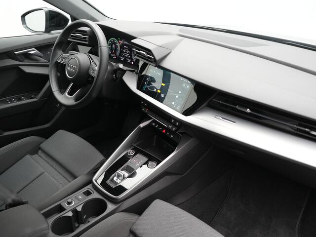 Audi A3 SPORTBACK 45 TFSI e S Line PHEV 245pk Dealer O.H. | Adaptive Cruise | Camera | Sportstoelen Verwarmd | Apple Carplay | Blis | Navigatie | DAB | Virtual | 18" L.M