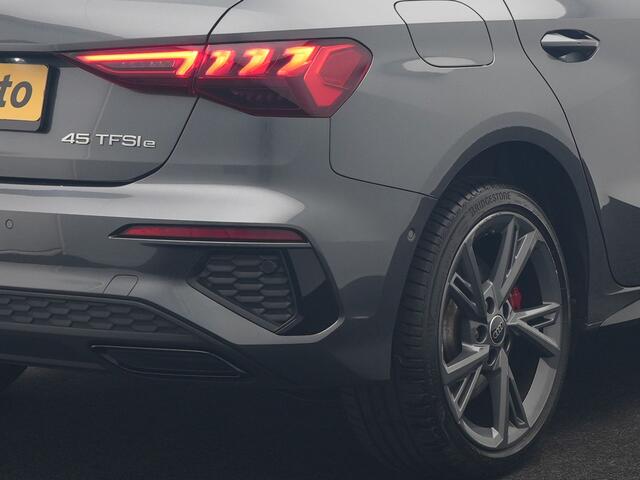 Audi A3 SPORTBACK 45 TFSI e S Line PHEV 245pk Dealer O.H. | Adaptive Cruise | Camera | Sportstoelen Verwarmd | Apple Carplay | Blis | Navigatie | DAB | Virtual | 18" L.M