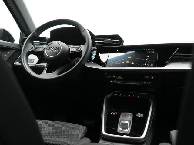 Audi A3 SPORTBACK 45 TFSI e S Line PHEV 245pk Dealer O.H. | Adaptive Cruise | Camera | Sportstoelen Verwarmd | Apple Carplay | Blis | Navigatie | DAB | Virtual | 18" L.M