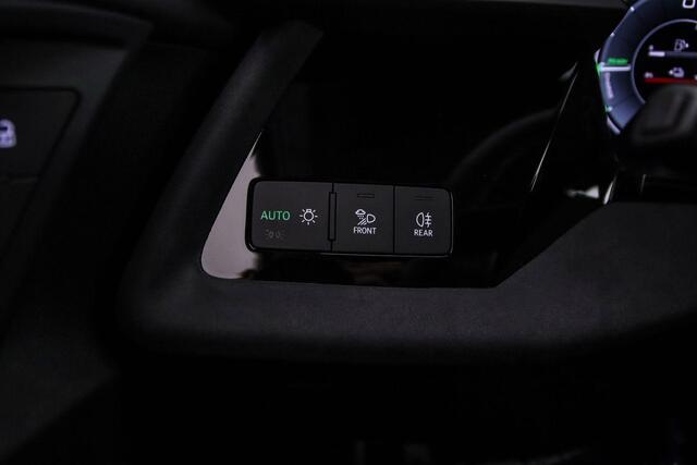 Audi A3 SPORTBACK 40 TFSI e S edition | Trekhaak | Adaptieve Cruise | Leder | Camera | SONOS Audio | Ambient Light | Interieur-pakket |LED-lichtpakket | Assistentie Pakket | Comfort-pakket plus |
