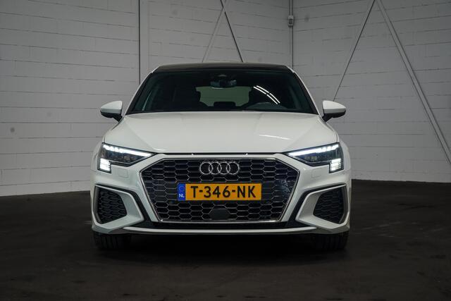 Audi A3 SPORTBACK 40 TFSI e Edition | PHEV | Pano | LED Matrix | Keyless | Stoelverwarming