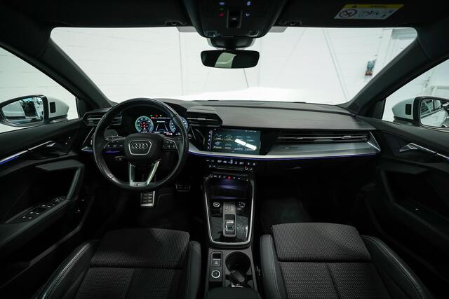 Audi A3 SPORTBACK 40 TFSI e Edition | PHEV | Pano | LED Matrix | Keyless | Stoelverwarming