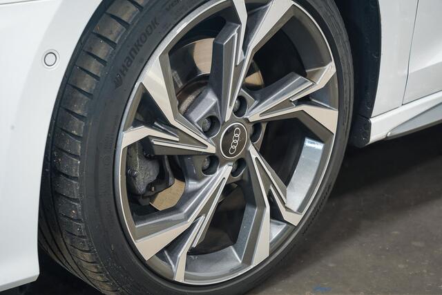 Audi A3 SPORTBACK 40 TFSI e Edition | PHEV | Pano | LED Matrix | Keyless | Stoelverwarming