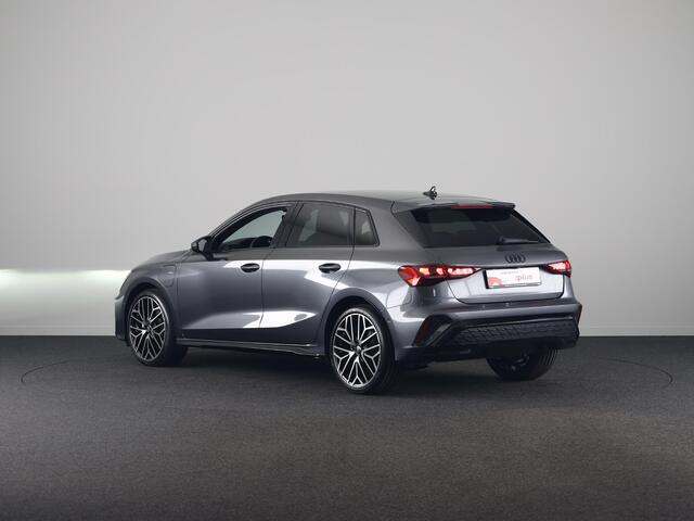Audi A3 SPORTBACK S edition 40 TFSI e 204 pk | Comfortpakket plus | Lichtpakket plus ambient light | Trekhaak | S-int. zwart leder-kunstleder |