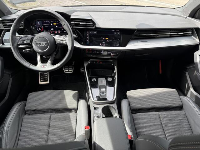 Audi A3 SPORTBACK 30 TFSI S edition NL Auto Apple Carplay Virtual Da