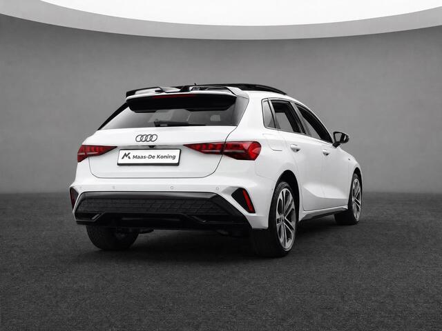 Audi A3 SPORTBACK 45 TFSIe 272pk S-tronic S edition Competition · Panoramadak · Camera · Carbon Achterspoiler · Leder · Elek. voorstoel · Matrix LED · 18'' Inch · Garantie t/m 29-07-2030 of 100.000km