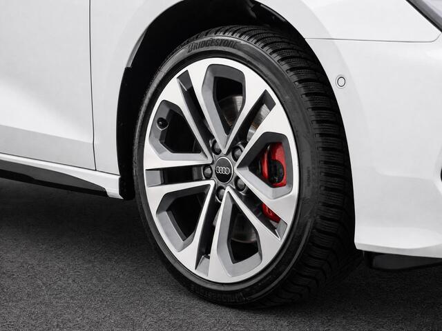 Audi A3 SPORTBACK 45 TFSIe 272pk S-tronic S edition Competition · Panoramadak · Camera · Carbon Achterspoiler · Leder · Elek. voorstoel · Matrix LED · 18'' Inch · Garantie t/m 29-07-2030 of 100.000km
