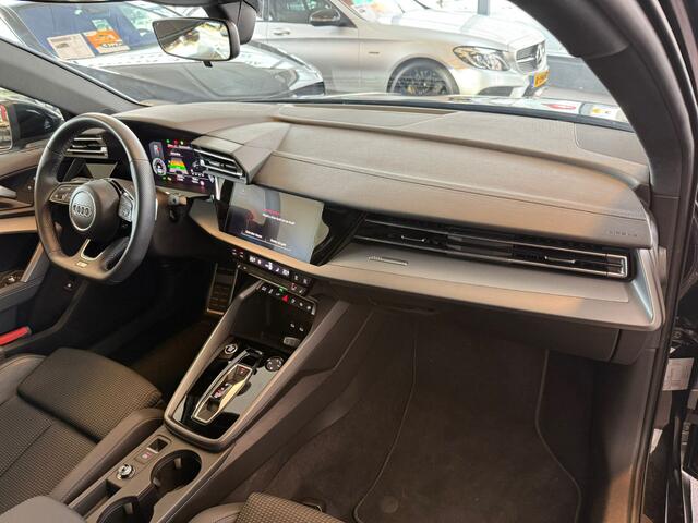 Audi A3 SPORTBACK 40 TFSI e 3X S-Line Plug-in Hybride | Achteruitrijcamera | Origineel Nederlands | Adaptieve cruise control | Automatisch inparkeren | Digital dashboard | Stoelverwarming | Apple carplay | Navigatie | 18''INCH