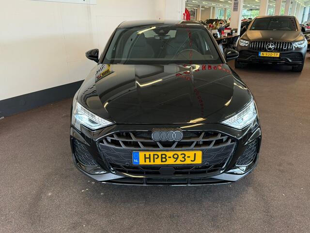 Audi A3 SPORTBACK 40 TFSI e 3X S-Line Plug-in Hybride | Achteruitrijcamera | Origineel Nederlands | Adaptieve cruise control | Automatisch inparkeren | Digital dashboard | Stoelverwarming | Apple carplay | Navigatie | 18''INCH