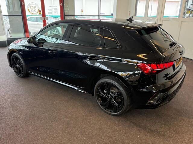 Audi A3 SPORTBACK 40 TFSI e 3X S-Line Plug-in Hybride | Achteruitrijcamera | Origineel Nederlands | Adaptieve cruise control | Automatisch inparkeren | Digital dashboard | Stoelverwarming | Apple carplay | Navigatie | 18''INCH