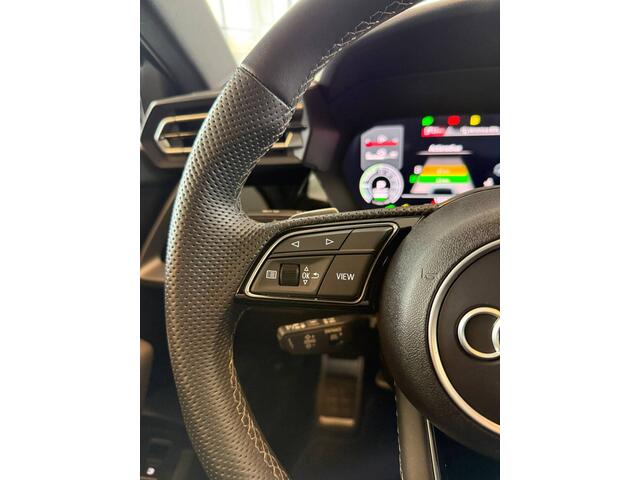 Audi A3 SPORTBACK 40 TFSI e 3X S-Line Plug-in Hybride | Achteruitrijcamera | Origineel Nederlands | Adaptieve cruise control | Automatisch inparkeren | Digital dashboard | Stoelverwarming | Apple carplay | Navigatie | 18''INCH