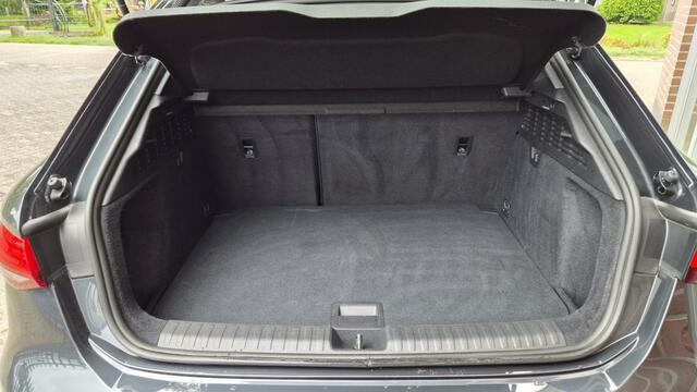 Audi A3 SPORTBACK 40 TFSI e Edition, Stoelverwarming, Sport wielen,