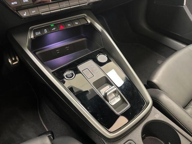 Audi A3 SPORTBACK 45 TFSI e S Line Comp. | B&O | Sportstoelen | Panoramadak |