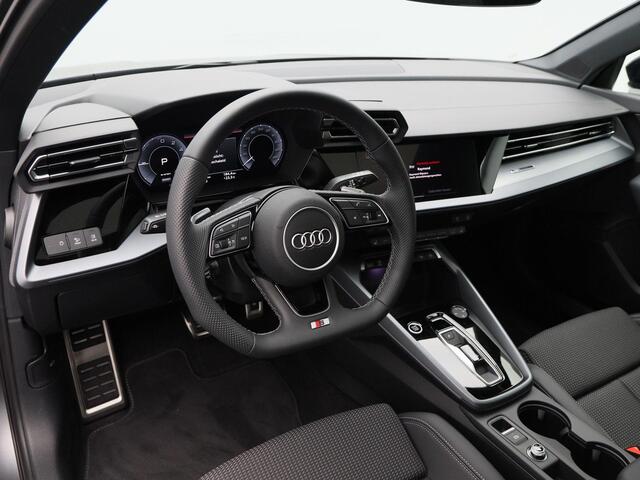 Audi A3 SPORTBACK 40 TFSI e | S edition | Daytona grijs Mat. kleur | 19 inch velgen | Panoramadak | Ambian lighting plus | Privacy glas |