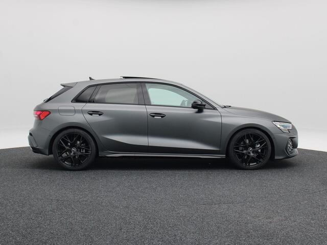Audi A3 SPORTBACK 40 TFSI e | S edition | Daytona grijs Mat. kleur | 19 inch velgen | Panoramadak | Ambian lighting plus | Privacy glas |