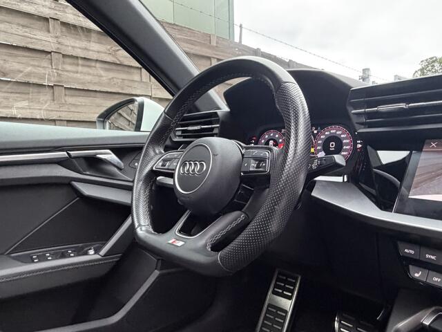 Audi A3 SPORTBACK 30 TFSI S edition / PANO / NAVI / CARPLAY / CAMERA / SLINE