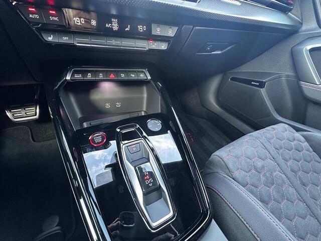 Audi A3 SPORTBACK 2.5 TFSI RS 3 quattro Pano|RS Kuipstoel|Sonos