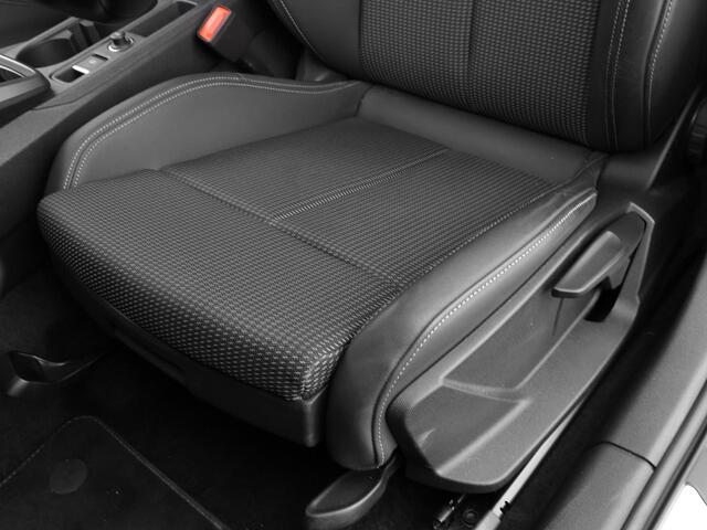 Audi A3 SPORTBACK 40 TFSIe 204PK S-tronic S Line · Panoramadak · Camera · Apple/Android Car Play · Navigatie · Park Assist · P-Sensoren · 18'' Inch ·