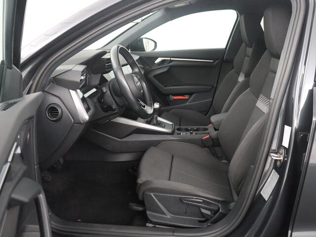 Audi A3 SPORTBACK 35 TFSI Business edition | Cruise control | Climate control | Navigatie | Carplay | Park assist | Virtueel dashboard | Full LED | 18" velgen