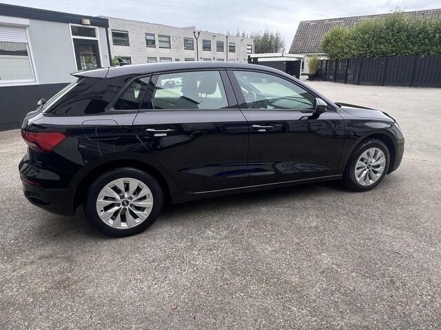 Audi A3 SPORTBACK 40 TFSI e Business edition 150 KW 204 pk Carplay Parkeerhulp