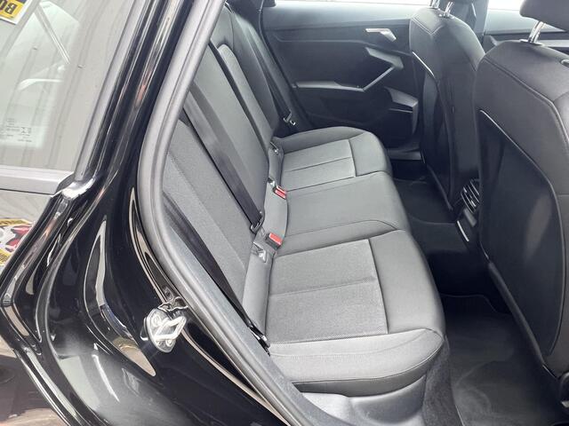 Audi A3 SPORTBACK 40 TFSI e Business edition 150 KW 204 pk Carplay Parkeerhulp