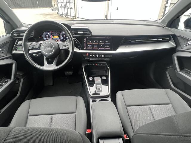 Audi A3 SPORTBACK 40 TFSI e Business edition 150 KW 204 pk Carplay Parkeerhulp