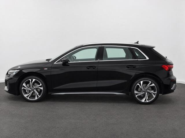 Audi A3 SPORTBACK 40 TFSI e 204pk Automaat S-Line edition Comfort pakket Plus Lichtmetalen Velgen 18" Matrix Led Parkeer sensoren Camera Cruise Control Adaptive Navigatie Apple Carplay/Android Auto