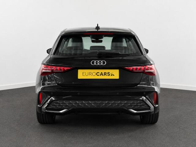 Audi A3 SPORTBACK 40 TFSI e 204pk Automaat S-Line edition Comfort pakket Plus Lichtmetalen Velgen 18" Matrix Led Parkeer sensoren Camera Cruise Control Adaptive Navigatie Apple Carplay/Android Auto