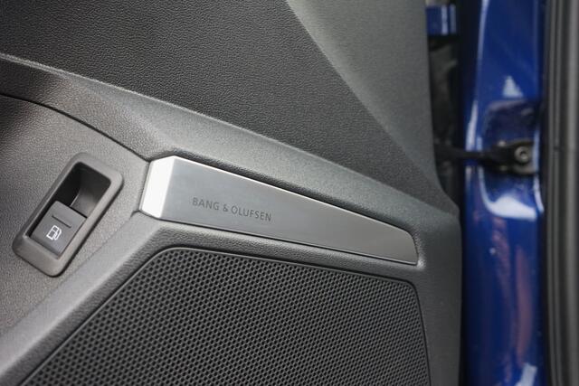 Audi A3 SPORTBACK 45 TFSI e S-line 245PK Panodak Head up Matrix B&O Elektr.stoelen Carplay