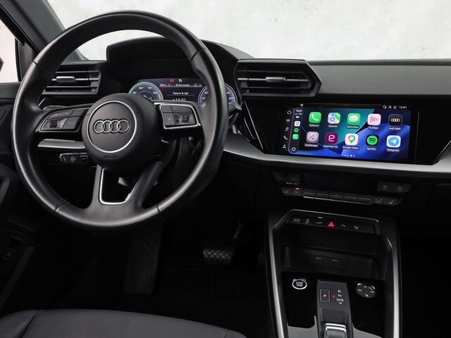 Audi A3 SPORTBACK 40 TFSI e Sport 204Pk Automaat (APPLE CARPLAY, GROOT NAVI, LEDER, STOELVERWARMING, SPORTSTOELEN, ADAPTIVE CRUISE, GETINT GLAS, NIEUWSTAAT)