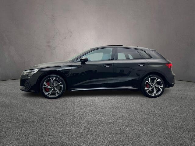 Audi A3 SPORTBACK 45 TFSI e 272PK S edition Competition | Trekhaak| | Pano | Sonos | Head-Up | 18-Inch | Comfortsleutel | Stoelverwarming | Adaptive-Cruise |
