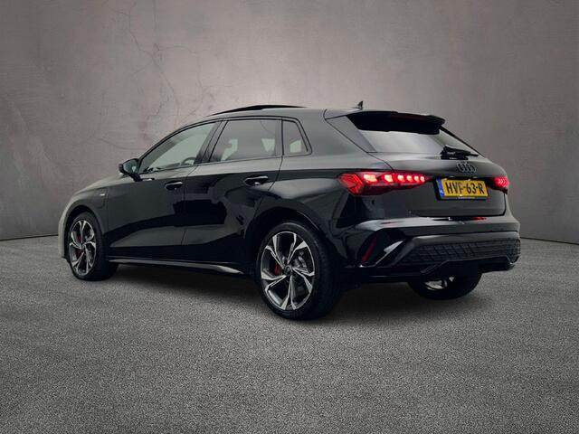Audi A3 SPORTBACK 45 TFSI e 272PK S edition Competition | Trekhaak| | Pano | Sonos | Head-Up | 18-Inch | Comfortsleutel | Stoelverwarming | Adaptive-Cruise |