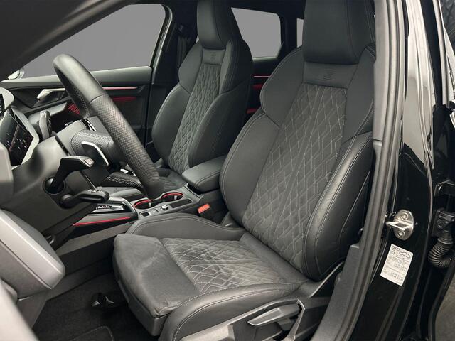 Audi A3 SPORTBACK 45 TFSI e 272PK S edition Competition | Trekhaak| | Pano | Sonos | Head-Up | 18-Inch | Comfortsleutel | Stoelverwarming | Adaptive-Cruise |
