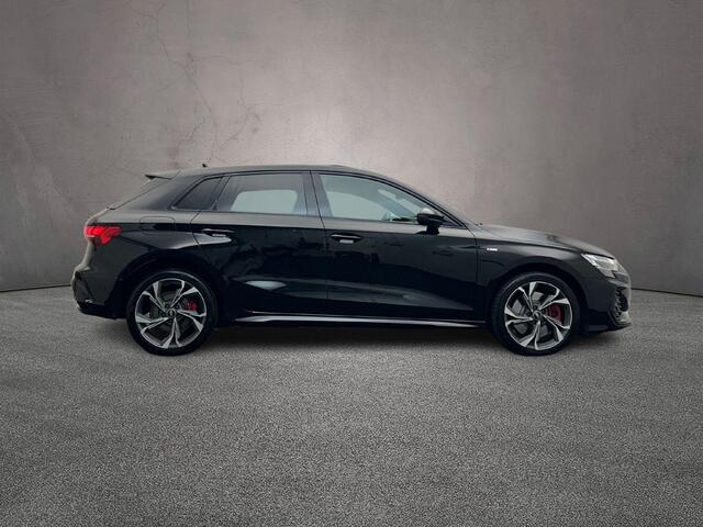 Audi A3 SPORTBACK 45 TFSI e 272PK S edition Competition | Trekhaak| | Pano | Sonos | Head-Up | 18-Inch | Comfortsleutel | Stoelverwarming | Adaptive-Cruise |